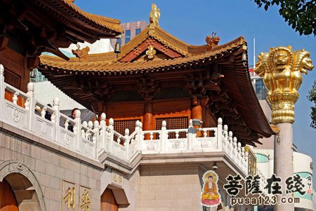 静安寺-上海静安寺连续第13年开展爱心敬老活动