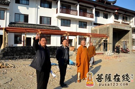 寒山寺-寒山寺方丈秋爽大和尚与枫桥风景区徐主任一行参访寒山寺敬老院