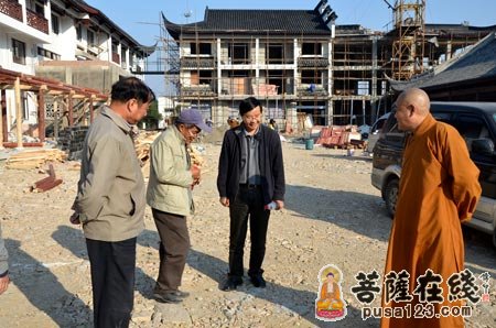 寒山寺-寒山寺方丈秋爽大和尚与枫桥风景区徐主任一行参访寒山寺敬老院