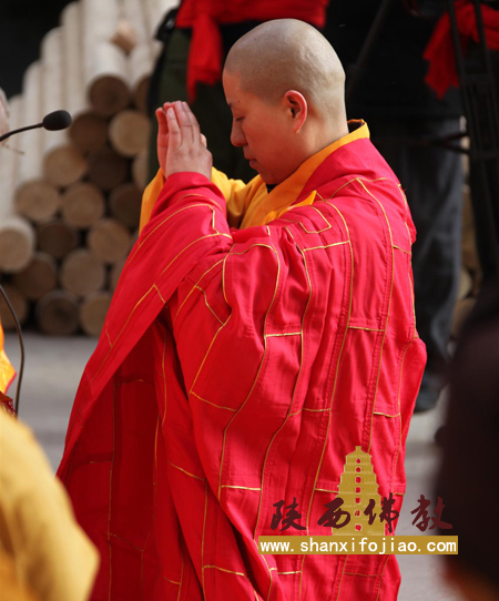 罔极寺住持常瑞法师拈香主法法会现场上梁法会现场信众云集大菩文化