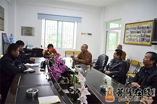 厦门市民-厦门鸿山寺严冬送温情