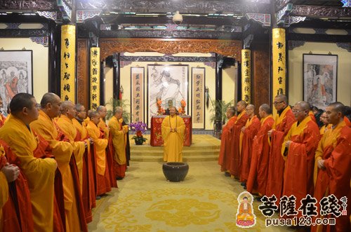 稍后,众,一起来到祖堂,祭拜上海玉禅方丈高大德