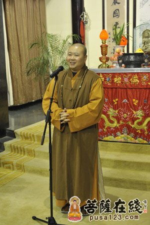 00,上海玉佛禅寺固定慈善项目——"年初三助学"活动在玉佛寺方丈室内