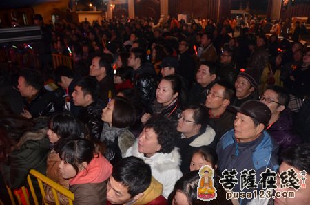 摄影-2012上海龙华古寺迎财神慈善晚会捐出千万善款