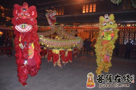 摄影-2012上海龙华古寺迎财神慈善晚会捐出千万善款