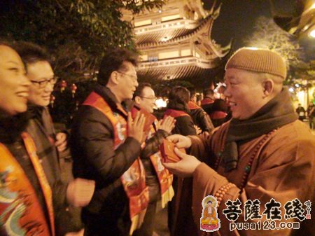 摄影-2012上海龙华古寺迎财神慈善晚会捐出千万善款