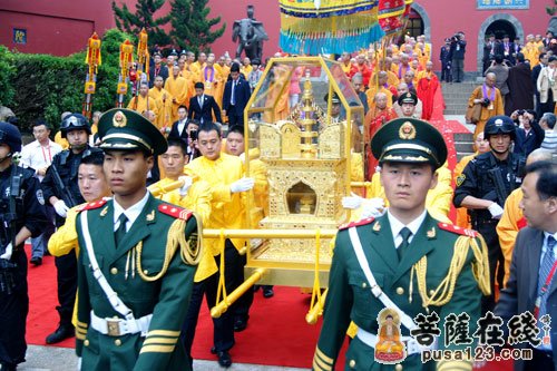 盛世重光首次出巡--南京佛顶骨舍利今日赴港澳