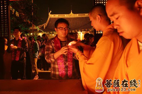 音乐会-梵音无尽 灯灯相续—上海龙华古寺举行佛历二五五六年佛诞音乐会