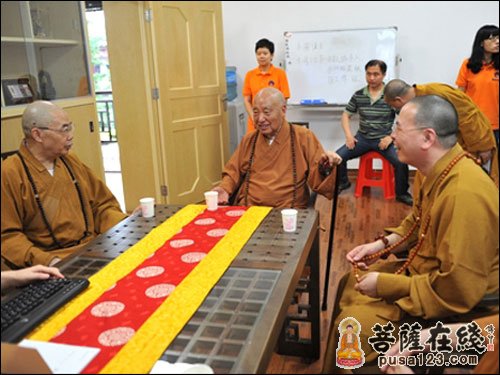 佛教-加拿大湛山精舍开山宗长性空长老一行参访广东南华禅寺
