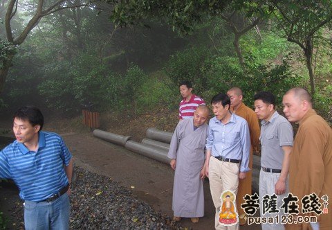 普陀山-普陀山佛协一行赴山中七座寺庵开展消防安全检查和财务指导工作