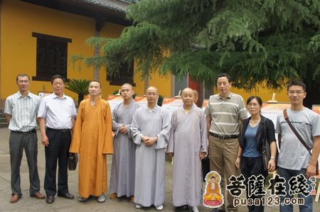 政策法规-宁波市民族宗教事务局一行人员赴天童禅寺开展宗教政策法规调研