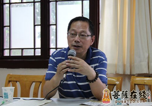 上海龙华古寺开展宗教法规学习月座谈会