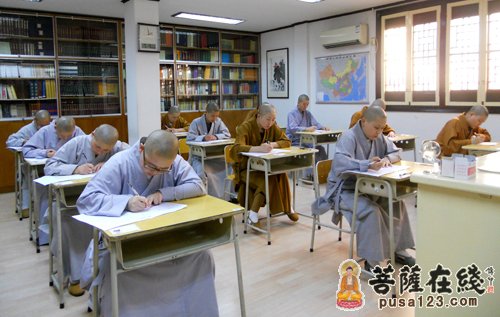 中专-上海佛学院举行2012年大、中专班入学考试