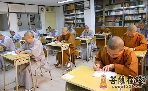 中专-上海佛学院举行2012年大、中专班入学考试