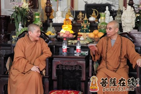 博士-美国耶魯大学宗教系（士木魚计划执行人）释依法博士参访天童禅寺