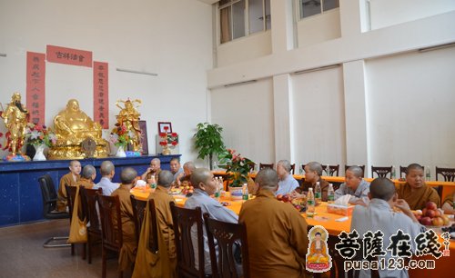 崇明-上海市全市尼众道场主要负责人联谊会议在上海崇明观音庵举行