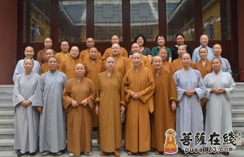 崇明-上海市全市尼众道场主要负责人联谊会议在上海崇明观音庵举行
