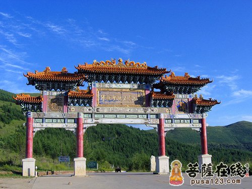 佛教-河北省书法文化研究会向五台山佛教圣地捐赠佛教文化作品1600件