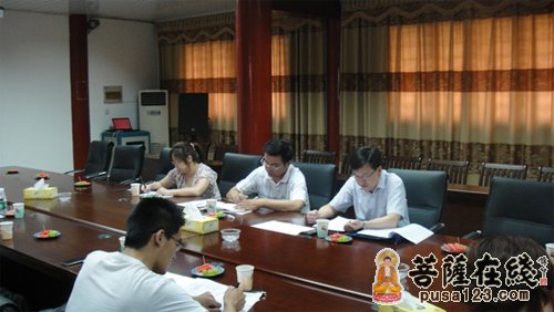 江苏泰州-泰州光孝寺组织教职人员参加社保专题培训