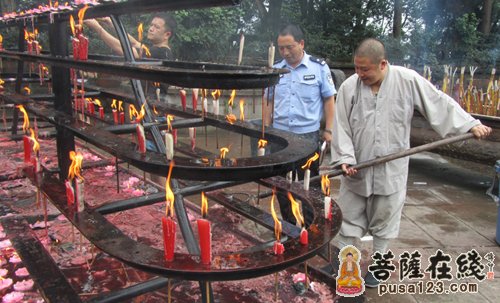 峨眉山-峨眉山佛协“党的十八大消防安保工作部署会”在万年寺召开