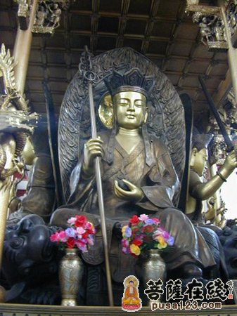 灵隐铜殿内地藏菩萨像(资料图"灵隐铜殿"由中国工艺美术大师朱炳仁