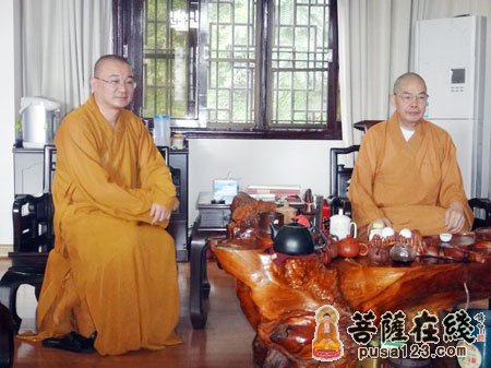 佛教-果建法师到广东韶关南华禅寺参访 传正法师热情接待