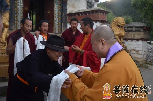 林芝-上海玉佛禅寺“慈爱·吉祥之旅”一行抵达西藏林芝并参访喇嘛岭寺