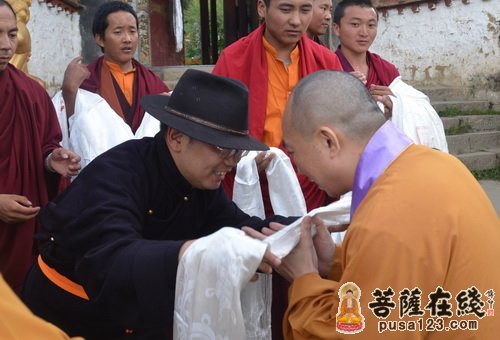 林芝-上海玉佛禅寺“慈爱·吉祥之旅”一行抵达西藏林芝并参访喇嘛岭寺