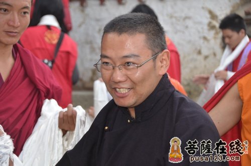 林芝-上海玉佛禅寺“慈爱·吉祥之旅”一行抵达西藏林芝并参访喇嘛岭寺