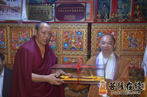 摄影-上海玉佛禅寺“慈爱·吉祥之旅”一行参拜甘丹寺、布达拉宫、大昭寺