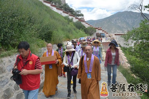 摄影-上海玉佛禅寺“慈爱·吉祥之旅”一行参拜甘丹寺、布达拉宫、大昭寺