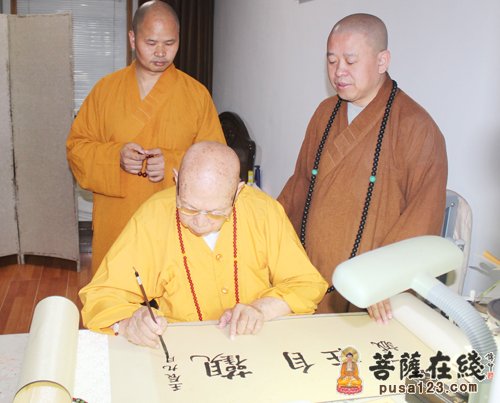 南昌市佑民寺方丈纯一大和尚在江西省云居山真如寺方丈纯闻大和尚的