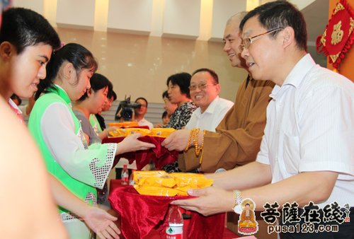 佛教-上海龙华古寺关于“佛教慈善周”工作汇报