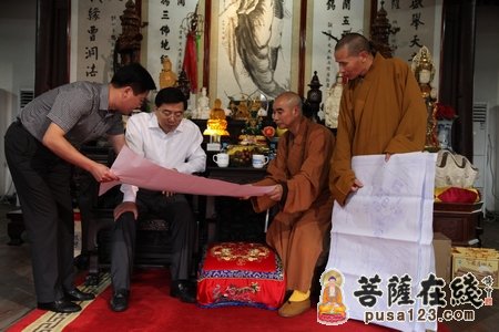 陈伟俊-国庆前夕 宁波鄞州区陈伟俊一行往天童禅寺视察
