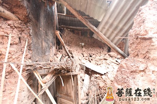 佛教-昆山市佛教协会慰问团赴彝良灾区慰问