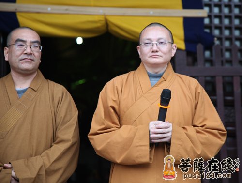 中佛协宏度法师一行探望宝华山隆昌寺新戒弟子