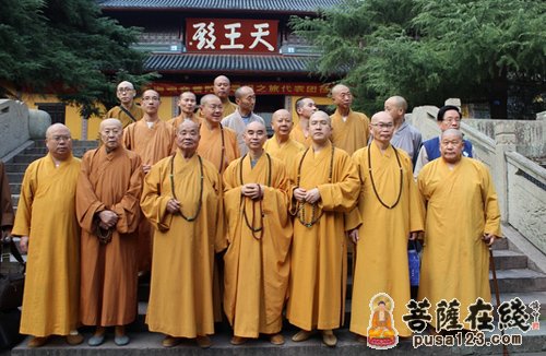 “南海观音普陀山寻根之旅代表团”参访天童禅寺