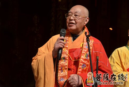 上海佛教协会名誉会长,真如寺方丈妙灵长老致贺词(图片来源:菩萨在线
