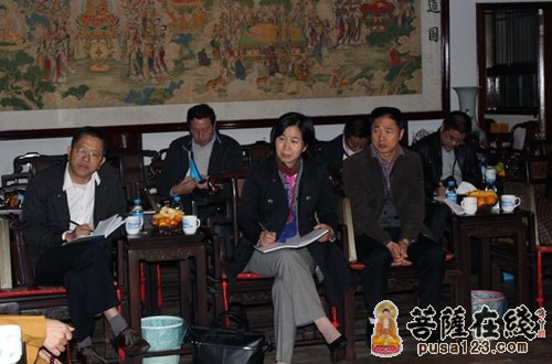 宁波人大常委副主任一行到天童禅寺调研