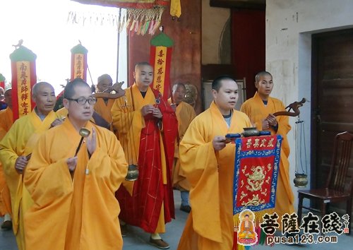 澳门普善佛堂住持宽静大和尚一行前往五祖寺礼祖