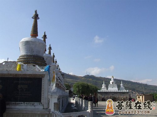 佛教-青海塔尔寺首部电视纪录片《菩提花开》开机