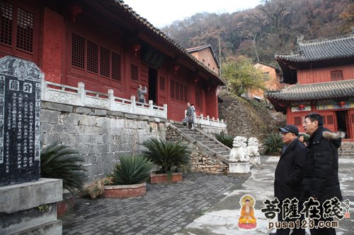 佛教-各地学者共聚襄阳 考察襄樊佛教