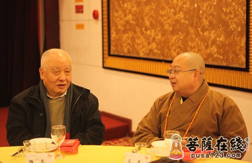 佛教-各地学者共聚襄阳 考察襄樊佛教