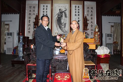 洛桑-西藏自治区副主席洛桑久美率团参访天童禅寺