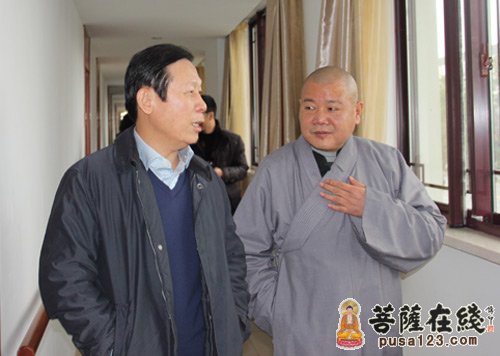 苏州市政协主席高雪坤一行调研寒山寺安养院