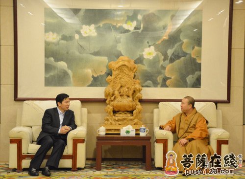 浙江义乌市长何美华先生一行参访上海玉佛禅寺