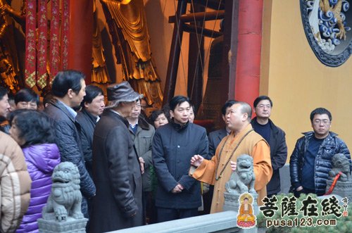 浙江义乌市长何美华先生一行参访上海玉佛禅寺