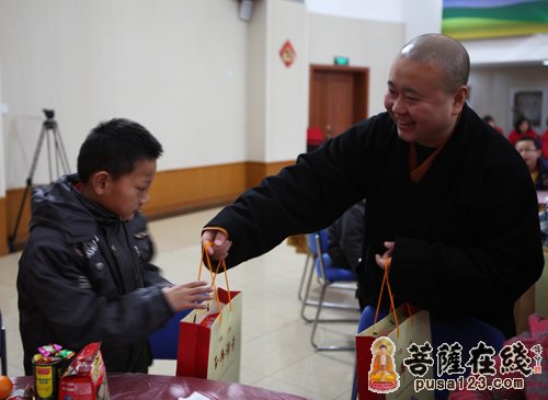 佛教-上海玉佛禅寺与市儿福院共庆元旦活动