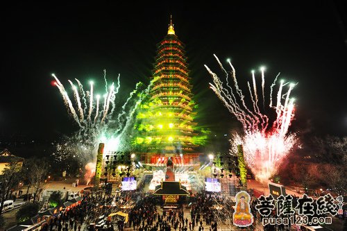 吉祥钟声福慧双增 全国各大寺院举行2013撞钟