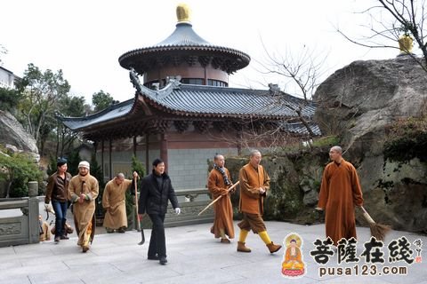 普陀山-浙江普陀山佛协组织开展冬春森林消防安全清理活动